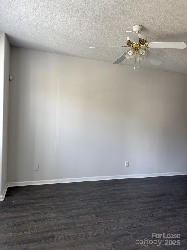 516 Goldstaff Ln in Charlotte, NC - Building Photo - Building Photo