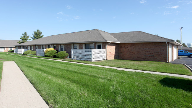 London Village Apartments in London, OH - Building Photo - Building Photo