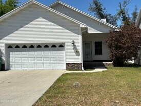 4031 Oak Forest Dr in Panama City, FL - Building Photo