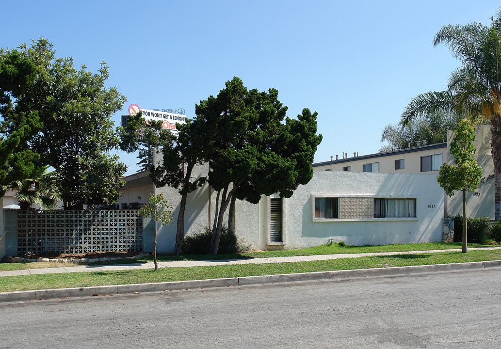 1931 E Wilson Ave in Orange, CA - Foto de edificio