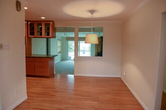 1036 13th Street in Huntington Beach, CA - Foto de edificio - Building Photo