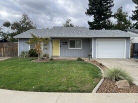 9658 Gruwell Way in Elk Grove, CA - Building Photo