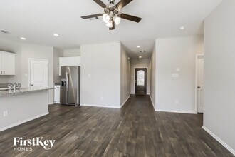 18286 Eaton Mill Dr in Roman Forest, TX - Foto de edificio - Building Photo