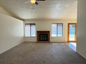 4520 Pso Hermoso in Palmdale, CA - Building Photo - Building Photo