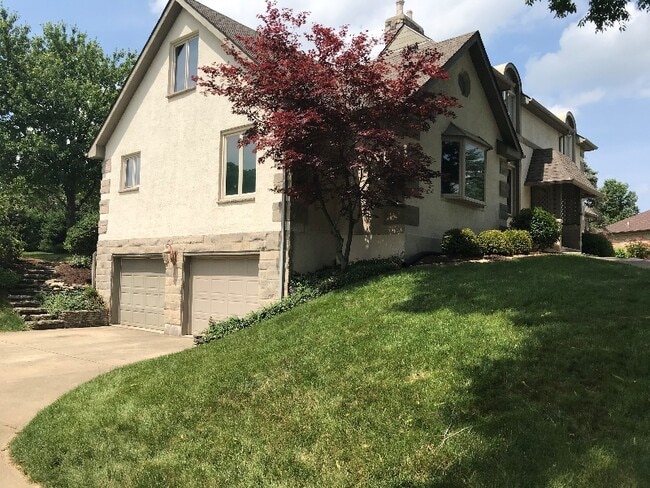 2055 Old Falls Dr in Vandalia, OH - Building Photo - Building Photo