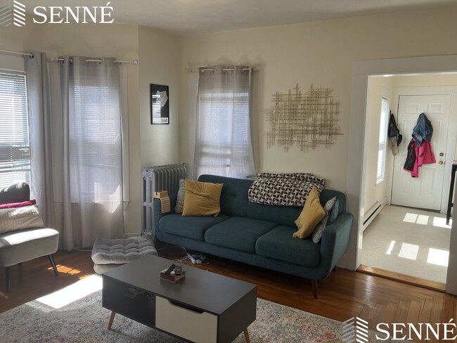 42 Derby St, Unit 3