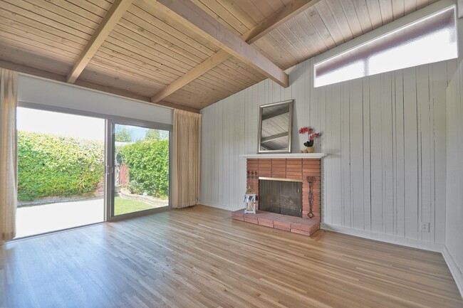 2243 W 237th St in Torrance, CA - Building Photo - Building Photo