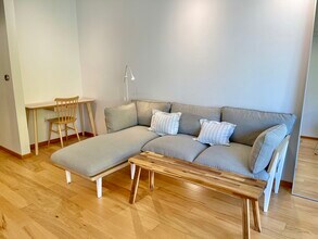 1125 NW 9th Ave, Unit APT 420 in Portland, OR - Building Photo - Building Photo