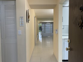 2900 NW 47th Terrace, Unit 103 in Lauderdale Lakes, FL - Building Photo