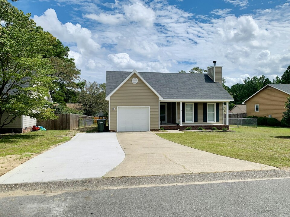 2109 Hutchins Pl in Fayetteville, NC - Building Photo