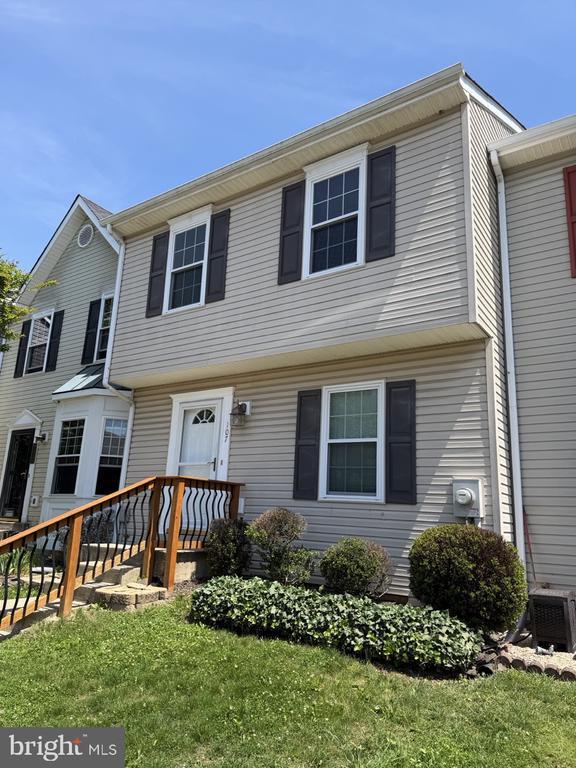 property at 107 Peridot Pl