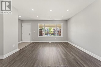 1439 Benjamin Ave in Windsor, ON - Building Photo - Building Photo