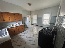 14 Cherry St, Unit 1 in Somerville, MA - Building Photo