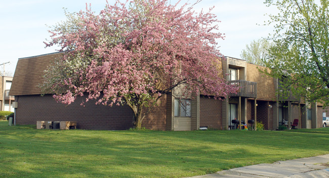 Hobart Apartments Bldg 2 in Hobart, IN - Building Photo - Building Photo