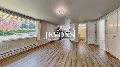 107 Sunnyhill Rd W-Unit -109 in Bremerton, WA - Building Photo - Building Photo