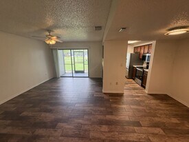184 Riverbend Dr in Altamonte Springs, FL - Building Photo
