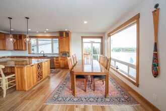 4043 North Point Dr in Anchorage, AK - Building Photo - Building Photo