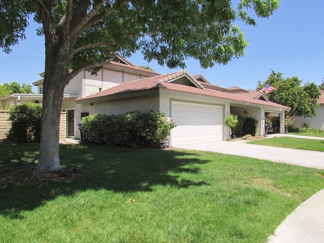 15847 Cindy Ct in Santa Clarita, CA - Building Photo - Building Photo