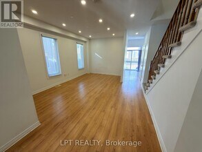 38 Silent Pond Crescent in Brampton, ON - Building Photo - Building Photo