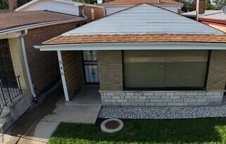 546 E 87th St in Chicago, IL - Building Photo
