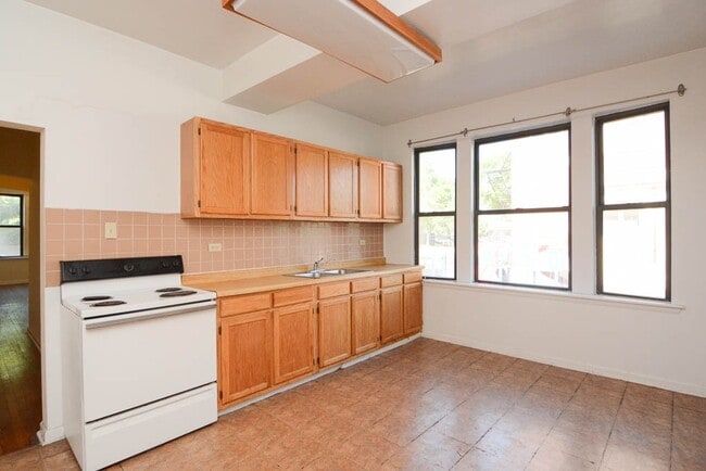 3145 W Medill Ave, Unit A03W in Chicago, IL - Building Photo - Building Photo