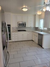 16101 Dickens St in Los Angeles, CA - Building Photo - Building Photo