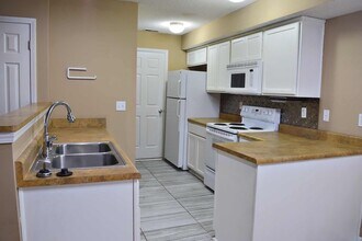 2411 Deerfield Blvd in Junction City, KS - Building Photo - Building Photo