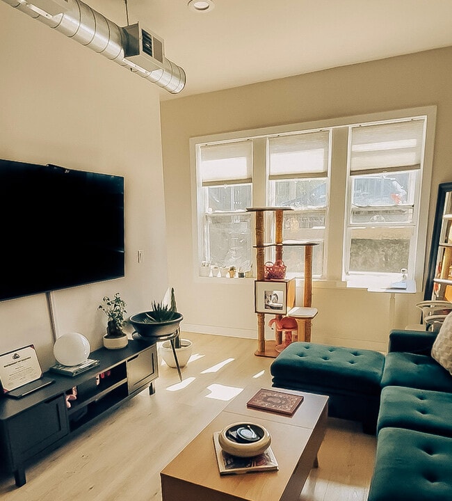 property at 1812 W 23rd St