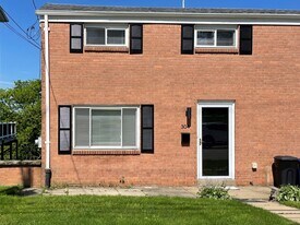 304 Oneida St in Pittsburgh, PA - Building Photo