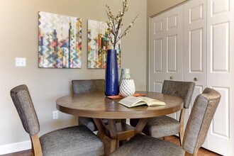 The Bradford at Easton Apartment Homes in Columbus, OH - Foto de edificio - Building Photo