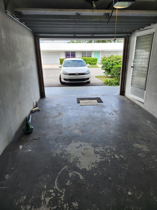 722 Ridge Rd in Lantana, FL - Building Photo - Building Photo