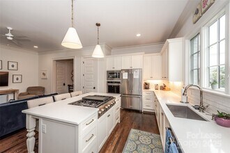 405 Louise Ave in Charlotte, NC - Building Photo - Building Photo