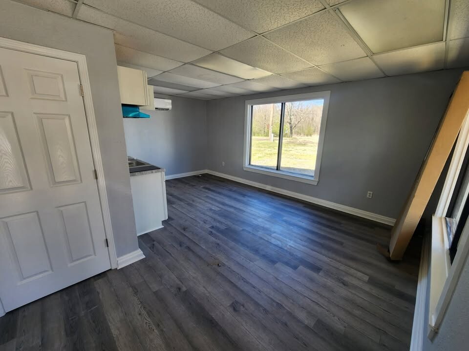 1401 E Broadway St in Morrilton, AR - Building Photo