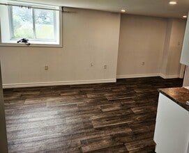 8 Wellington St in Bowmanville, ON - Building Photo - Building Photo