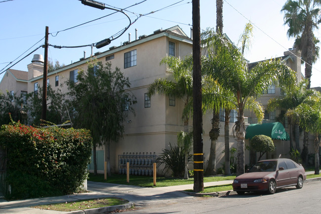 La Baja in Long Beach, CA - Foto de edificio - Building Photo