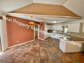 2428 Little Blue Ct in Liberty, MO - Building Photo - Building Photo