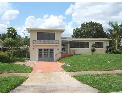 property at 1419 Crest Dr