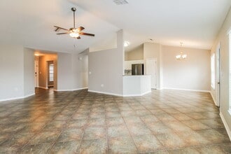 14080 Barlington St in Spring Hill, FL - Building Photo - Building Photo