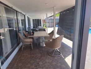 1624 Glenmont Dr in Glendale, CA - Building Photo - Building Photo