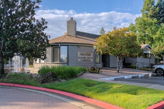 Somersett Hills in Roseville, CA - Foto de edificio - Building Photo