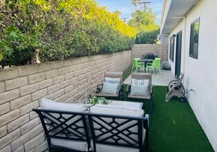 1486 E Palm Tree Dr, Unit Deepwell of the Desert in Palm Springs, CA - Building Photo - Building Photo