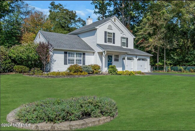 21 Teakwood Dr in Jackson Township, NJ - Foto de edificio - Building Photo