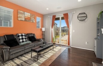 1903 112th Pl SE in Everett, WA - Foto de edificio - Building Photo