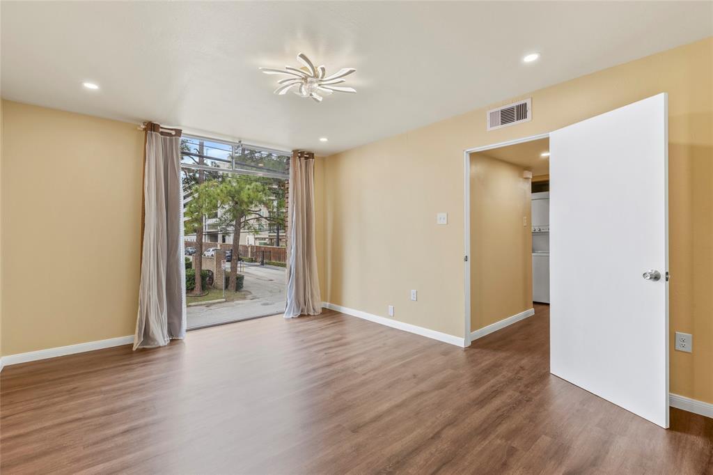 513 S Post Oak Ln in Houston, TX - Foto de edificio