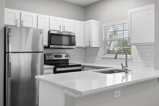 Isabella Apartment Homes