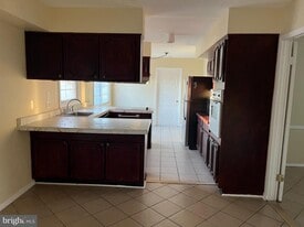 42 Genesee Ln in Willingboro, NJ - Building Photo