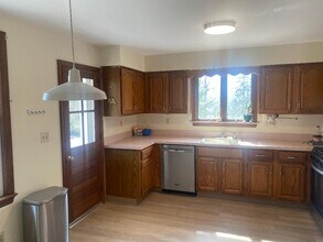 107 Garside Ave, Unit #1 in Wayne, NJ - Building Photo - Building Photo