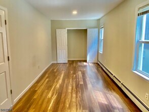 79 Spruce St in Bloomfield, NJ - Building Photo - Building Photo