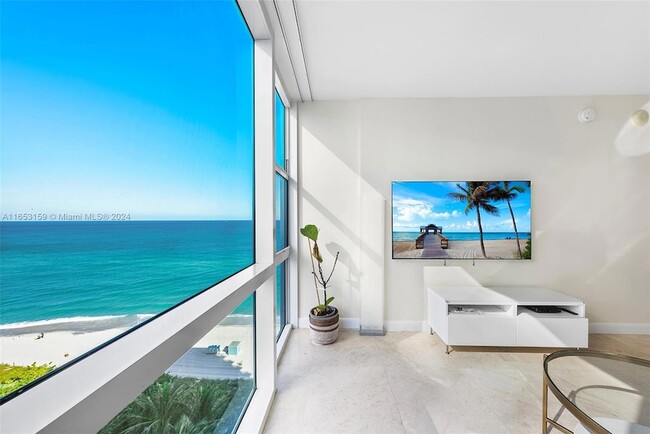 6801 Collins Ave, Unit 1215 in Miami Beach, FL - Building Photo - Building Photo