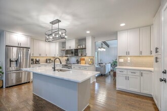 7617 Windsor St in Prairie Village, KS - Foto de edificio - Building Photo